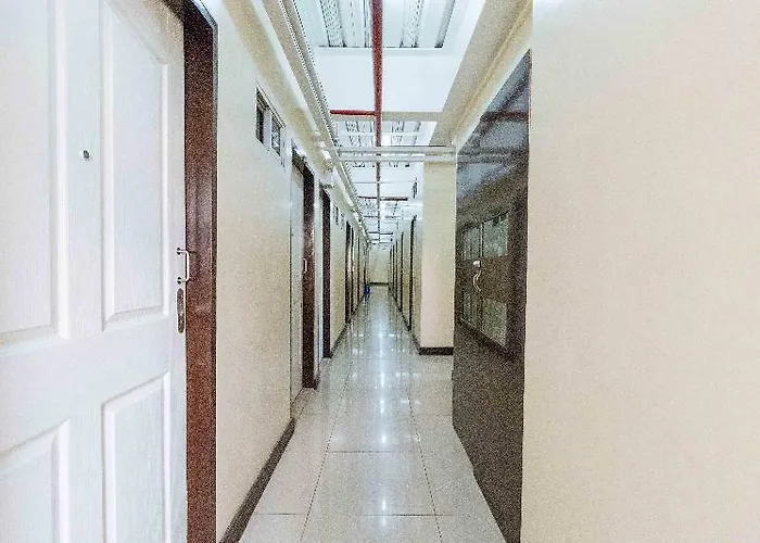 Reddoorz Plus Rsg Ss Residens Vito Cruz
